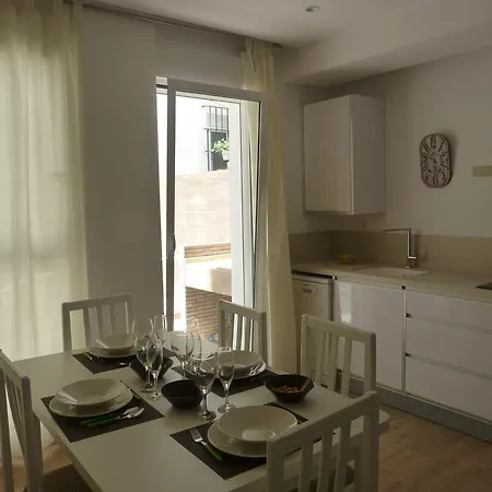 Plaza Cisneros Apartamento *